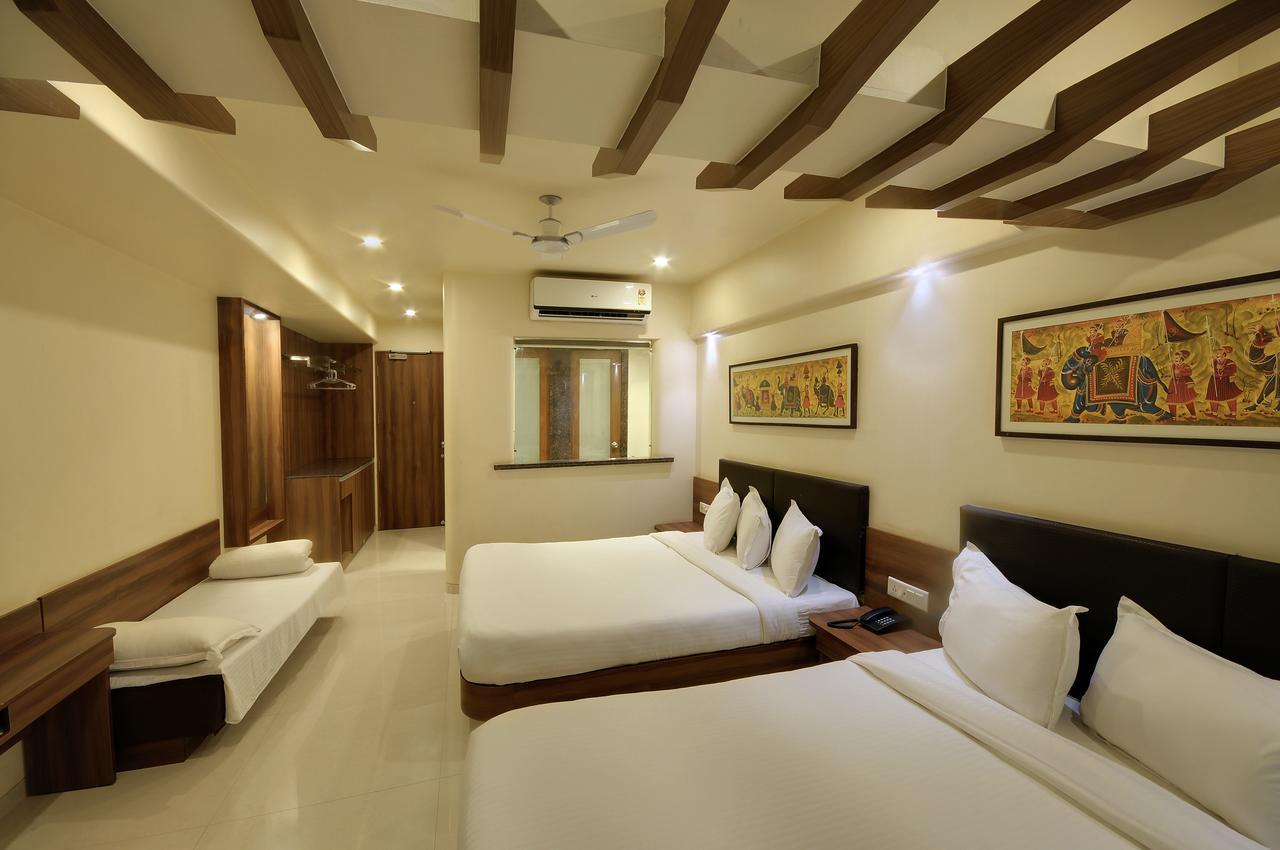 Shreeji Vatika Hotel Surat Eksteriør billede