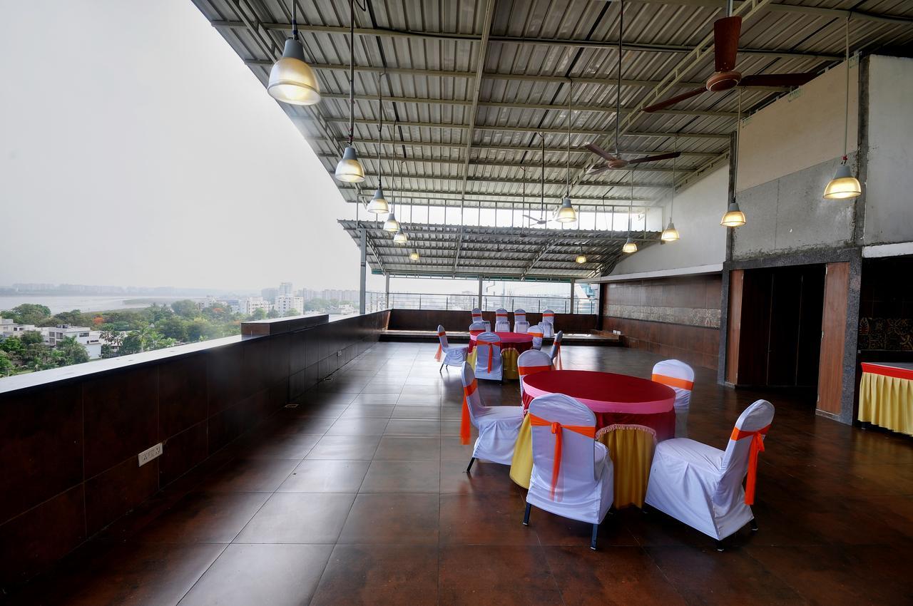 Shreeji Vatika Hotel Surat Eksteriør billede