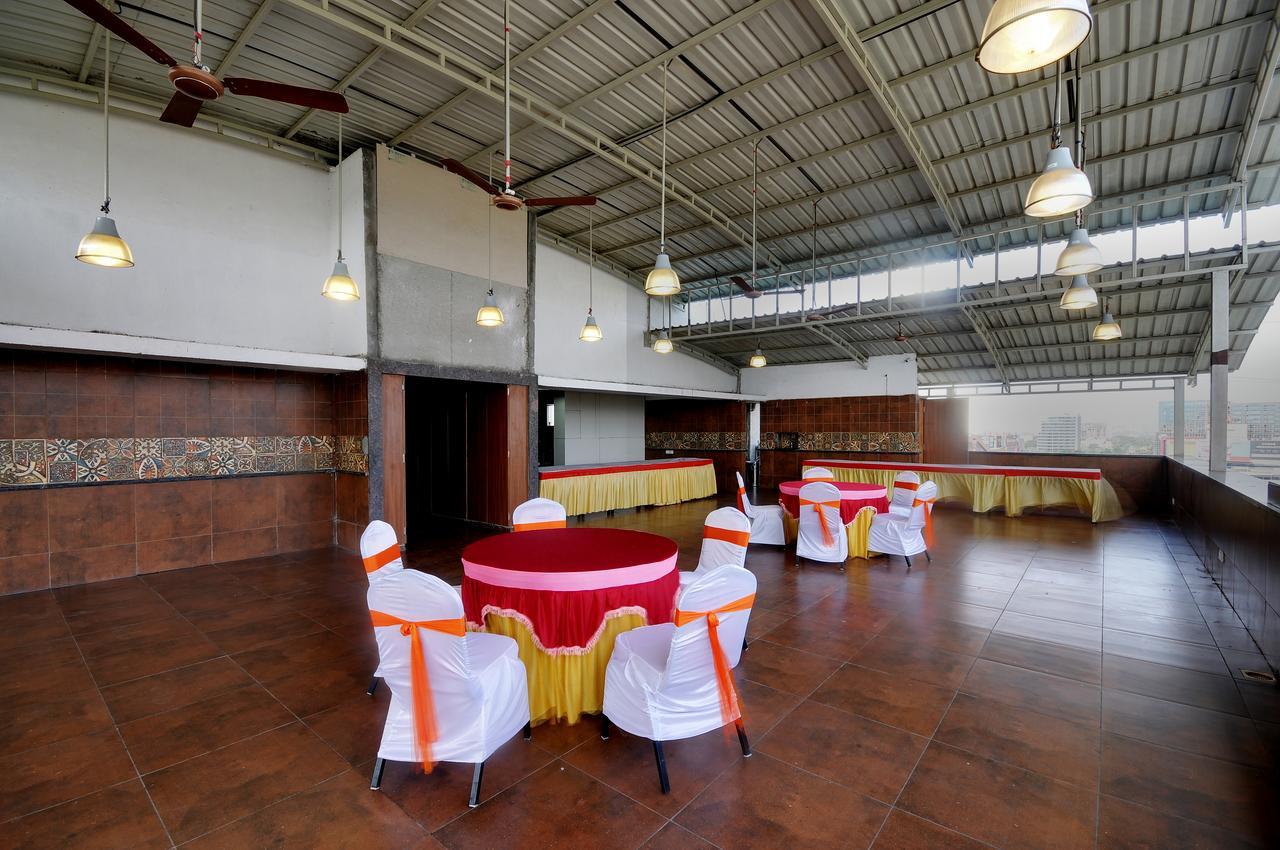 Shreeji Vatika Hotel Surat Eksteriør billede