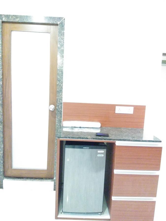 Shreeji Vatika Hotel Surat Eksteriør billede