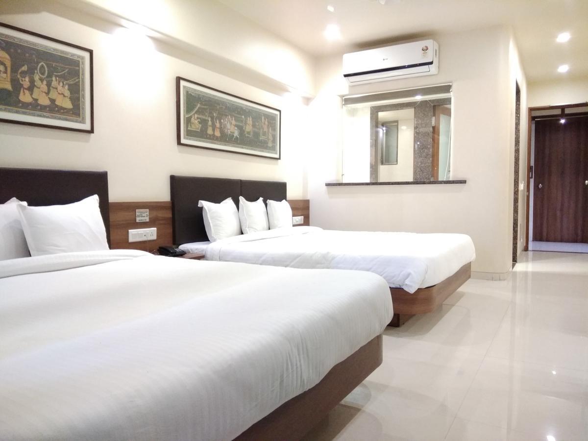 Shreeji Vatika Hotel Surat Eksteriør billede