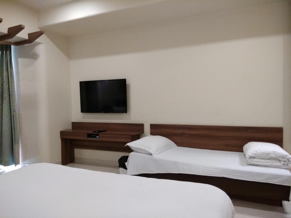 Shreeji Vatika Hotel Surat Eksteriør billede