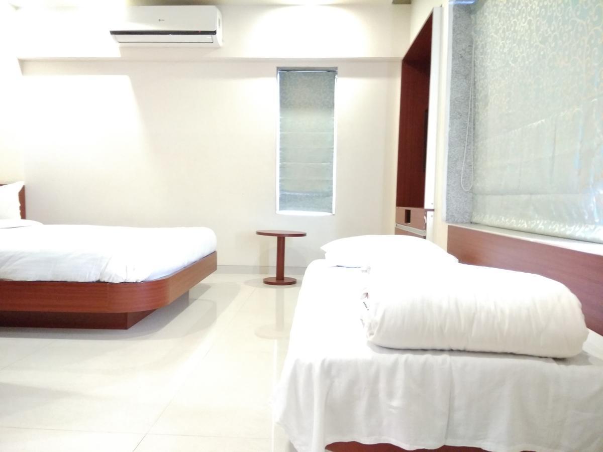 Shreeji Vatika Hotel Surat Eksteriør billede